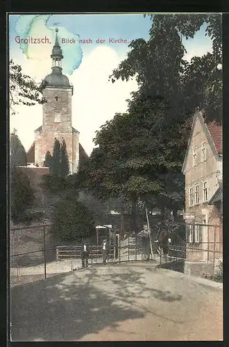 AK Groitzsch, Blick nach der Kirche mit Restaurant und Kindern