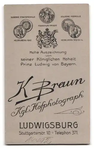 Fotografie K. Braun, Ludwigsburg, Stuttgarterstr. 10. jungre Soldat in Uniform mit Krätzchen