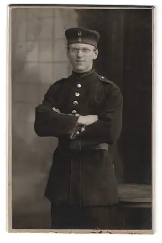 Fotografie K. Braun, Ludwigsburg, Stuttgarterstr. 10, Portrait Soldat in Uniform Rgt. 170 mit Krätzchen