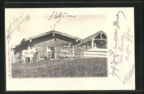 AK Bad Tölz, Bauernhaus mit Bäuerin und Kuh