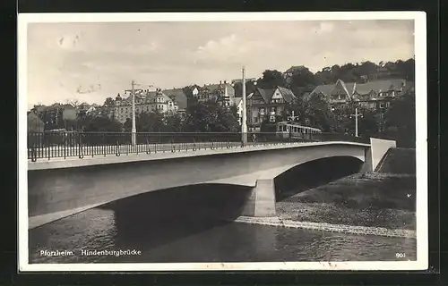 AK Pforzheim, Hindenburgbrücke mit Strassenbahn