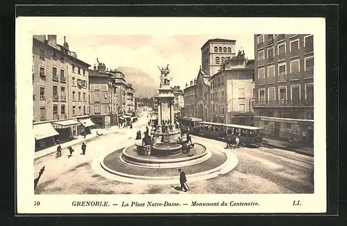AK Grenoble, la Place Notre-Dame et Tramway, Strassenbahn