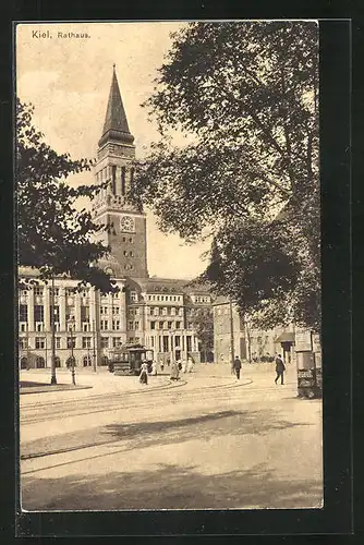 AK Kiel, Rathaus mit Strassenbahn