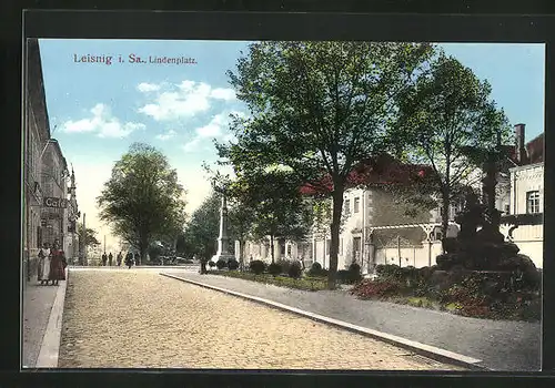 AK Leisnig i. Sa., Lindenplatz mit Denkmälern