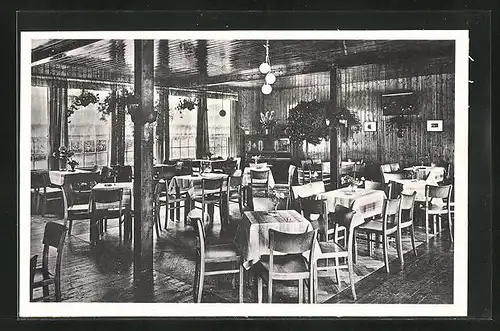 AK Nieschütz-Diesbar / Elbe, Gasthaus-Café Grundmann, Innenansicht