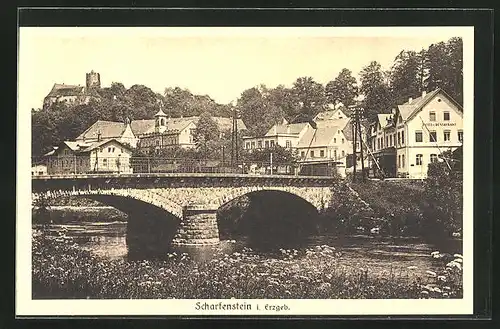 AK Scharfenstein / Erzgeb., Teilansicht mit Flussbrücke und Hotel Scharfenstein