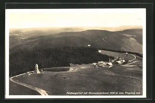 AK Feldberg / Schwarzwald, Hotel Feldberger Hof mit Bismarckdenkmal, Flugzeugaufnahme