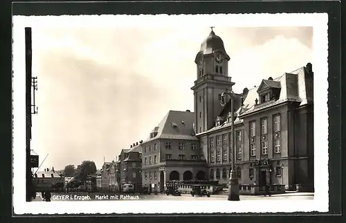 AK Geyer / Erzgeb., Markt mit Rathaus