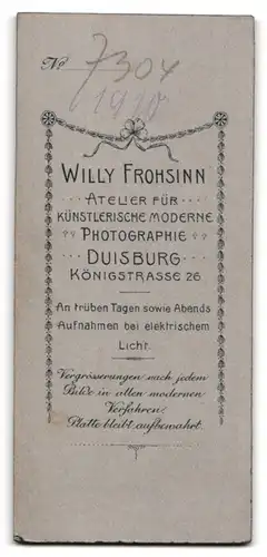 Fotografie Willy Frohsinn, Duisburg, Königstrasse 26, Portrait hübsch gekleidete Dame mit Herzkette