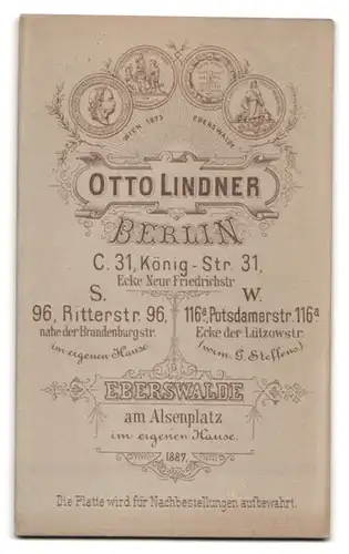 Fotografie Otto Lindner, Berlin-C, König-Strasse 31, Portrait junger Herr in modischer Kleidung