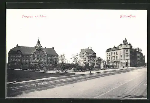 AK Gröba-Riesa, Strassenpartie am Georgplatz mit Schule