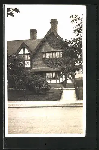 Foto-AK Port Sunlight, Strassenpartie mit Wohnhaus