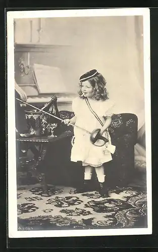 AK Kleines Mädchen im Kleid mit Zigarette und Degen