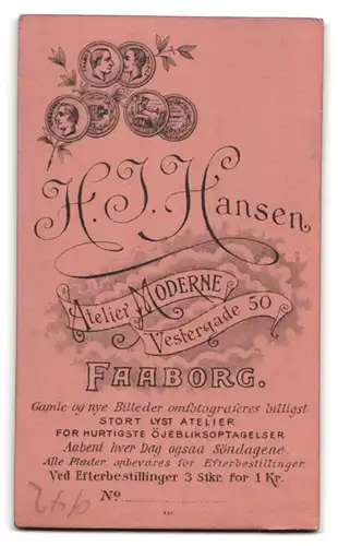 Fotografie H. J. Hansen, Faaborg, Vestergade 50, Portrait junger Mann im Anzug mit Krawatte