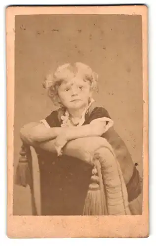 Fotografie Hermann Ramm, Magdeburg, Neustädterstrasse 45, Portrait kleines Mädchen im Kleid