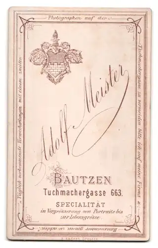 Fotografie Adolf Meister, Bautzen, Tuchmachergasse 663, Portrait kleines Mädchen im karierten Kleid