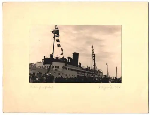 Fotografie unbekannter Fotograf, Ansicht Pillau, Schiff Stadt Danzig, Seedienst - Ostpreussen im Hafen 1935