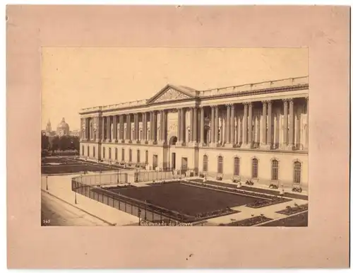 Fotografie J. Kuhn, Paris, Ansicht Paris, Colonnade du Louvre, Trockenstempel J. Kuhn, Paris