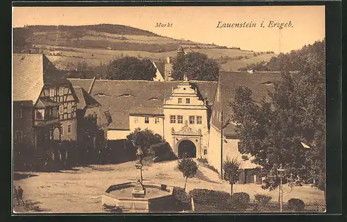 AK Lauenstein i. Erzgeb., Markt mit Brunnen