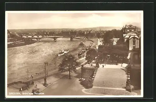 AK Dresden, Brühl`sche Terrasse mit Dampfern