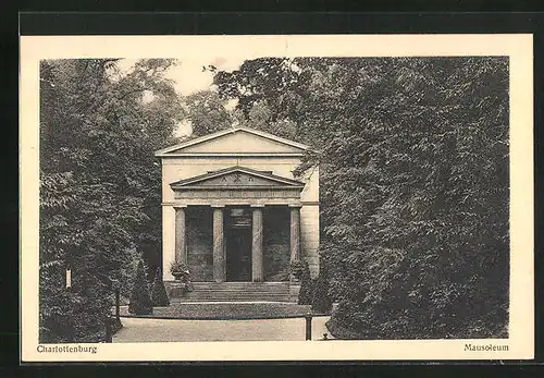AK Berlin-Charlottenburg, Eingang zum Mausoleum