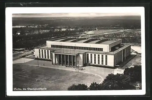 AK Berlin-Charlottenburg, Fliegeransicht der Deutschlandhalle am Messedamm