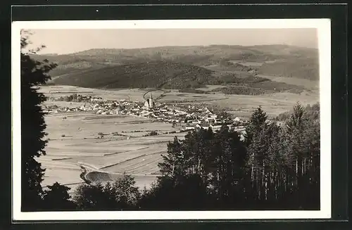 AK Chvalsiny, Panorama mit Ort und Umland