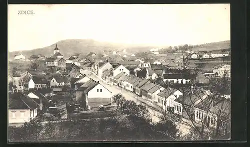 AK Zdice, Strassenpartie aus der Vogelschau