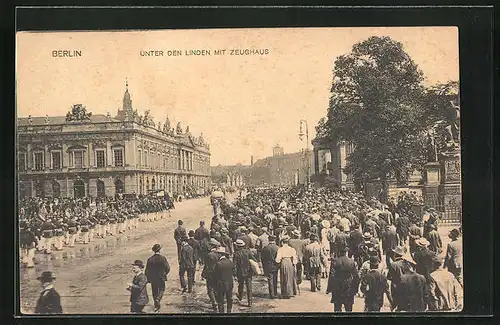 AK Berlin, Unter den Linden mit Zeughaus