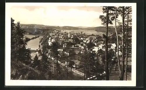 AK Kácov nad Sázavou, Totalansicht vom Ort