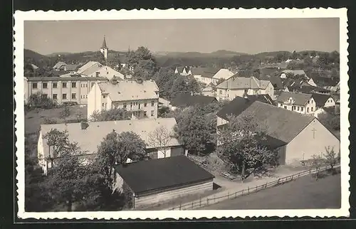 AK Novy Hradek n. Met., Teilansicht mit Kirche