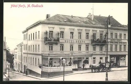 AK Mönchengladbach, Kutsche hält vorm Hotel Herfs