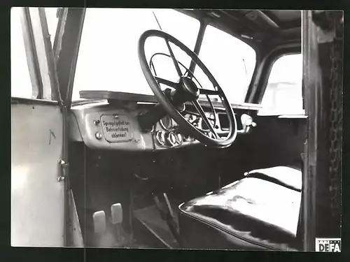 Fotografie Lastwagen, LKW Führerstand - Cockpit