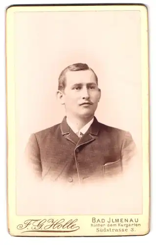 Fotografie F. G. Holle, Bad Ilmenau, Südstrasse 3, Portrait junger Herr in modischer Kleidung