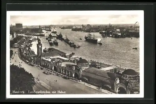 AK Hamburg-St. Pauli, Landungsbrücken im Hafen