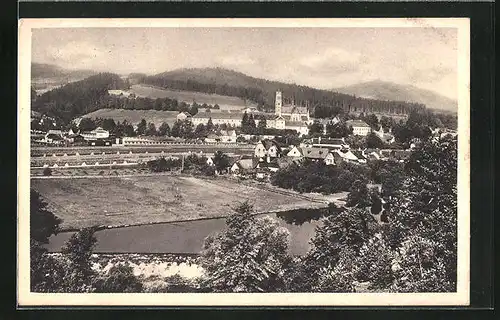 AK Vyssi Brod na Sumave, Panorama mit bewaldeten Hügeln