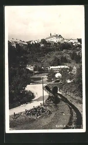 AK Rataje n. Sáz, Zámek, Teilansicht mit Schloss und Fluss