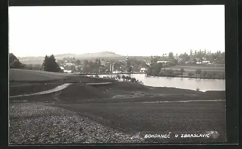 AK Bohdanec u Zbraslavic, Panoramablick auf das Dorf