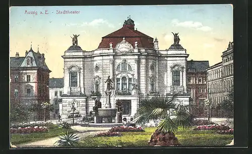 AK Aussig / Usti, Stadttheater mit Brunnen