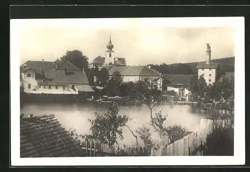 AK Trhanov, Seepartei mit Kirche und Badestelle