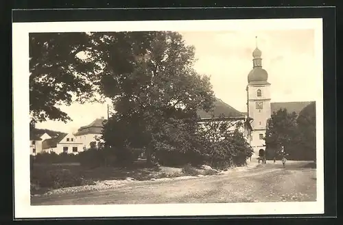 AK Chudenice, Strassenpartie mit Kirche