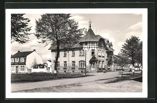 AK Mezimosti nad Nozarkou, Strassenpartie mit Hotel Kolar Mezimosti