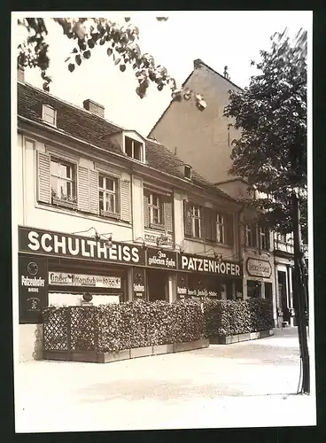 Fotografie unbekannter Fotograf, Ansicht Berlin-Charlottenburg, Berliner Strasse 85, Gasthaus Zum Goldenen Hahn & Friseur