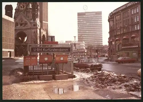 Fotografie unbekannter Fotograf, Ansicht Berlin, Breitscheidplatz, U-Bahnhof Kurfürstendamm, Blick zum Europa Center