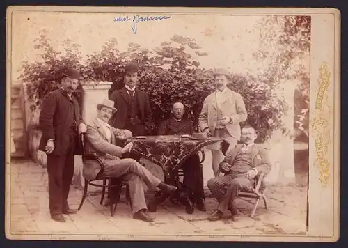 Fotografie F. Palmero, Paris, Albert Adolf Gustav Bacherer Katz aus Pforzheim, Herren in geselliger Runde