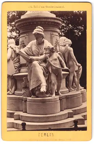 Fotografie J.F. Stiehm, Berlin, Ansicht Berlin, Relief am Goethe-Denkmal