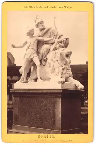 Fotografie J.F. Stiehm, Berlin, Ansicht Berlin, Statue Niederlande nach Fischer von Walger