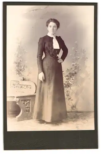 Fotografie Edgar A. Poe, Hackensack, N. J., 102, Main St., Portrait junge Dame im Kleid