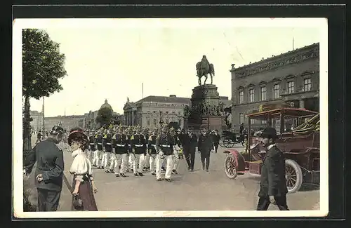 AK Berlin, Wachtparade auf Unter den Linden