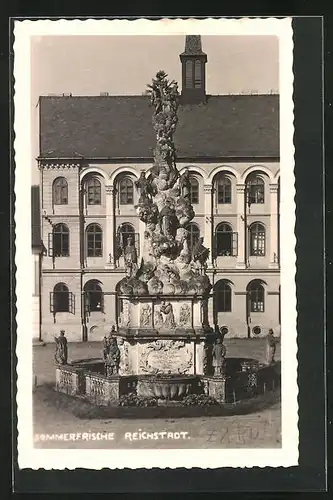 AK Reichstadt, Dreifaltigkeitssäule im Sonnenschein